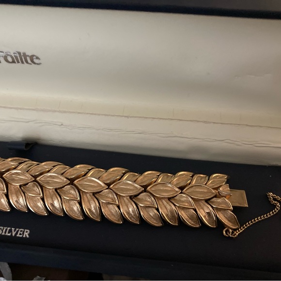 Rifari Gold leaf bracelet vintage, perfect condition boxed, 7 inches - Picture 5 of 6